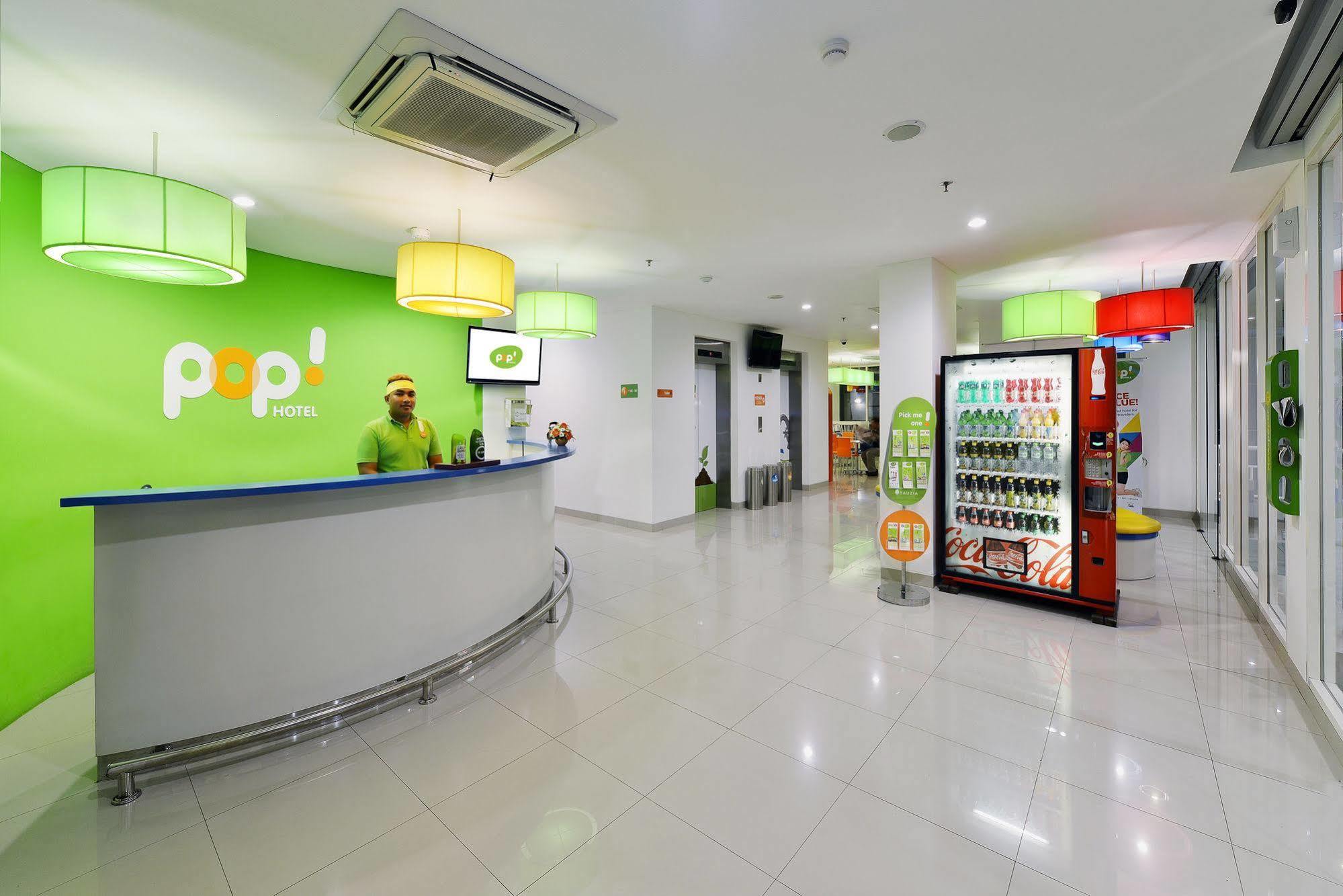 Pop! Hotel Malioboro - Джокьякарта Экстерьер фото